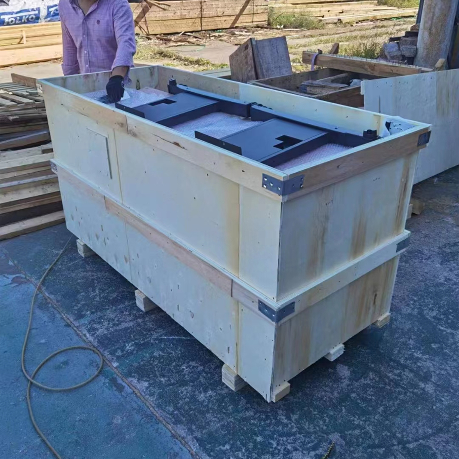 國外訂購一臺菲林打印機打包發貨